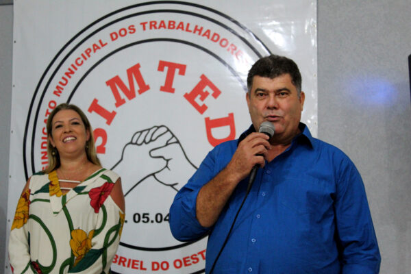 Presidente da FETEMS, Professor Jaime Teixeira participa da confraternização do SIMTED de São Gabriel do Oeste