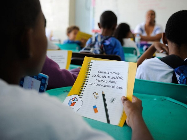 CNTE participa de debate sobre os 8 anos do Plano Nacional de Educação nesta terça-feira (21)