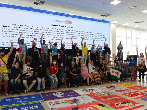 Trabalhadoras e trabalhadores aprovam compromisso coletivo em defesa da educação pública no último dia da Conape da ‘esperança’