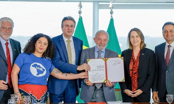 Assinado decreto que institui a Nova Política de EaD