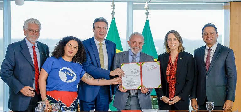 Assinado decreto que institui a Nova Política de EaD