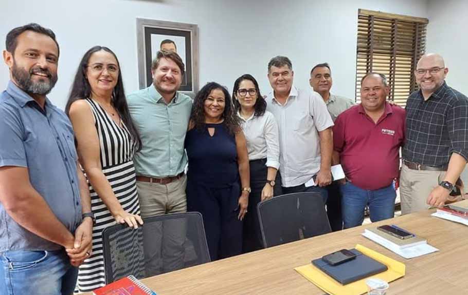 Nova tabela de salários das(os) Profissionais da educação (Professores da ativa, aposentados e especialista em educação) com vigência a partir de 1º maio de 2025