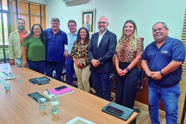 Tabela do Grupo das(os) Administrativas(os) reajustada a partir 1º de maio de 2025