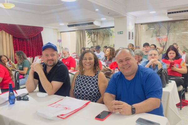 FETEMS participa de Seminário Internacional e Conselho Nacional da CNTE em Brasília