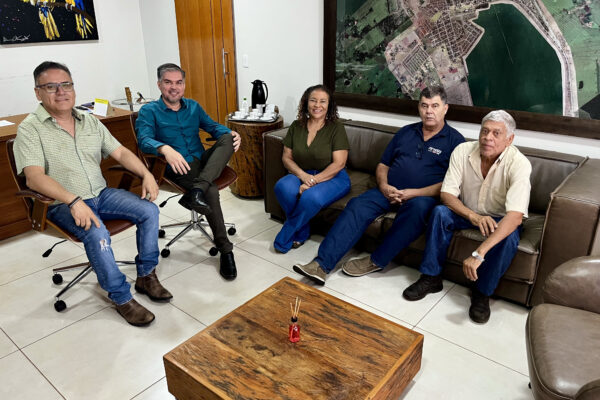 FETEMS e SIMTED de Terenos apresentam pautas da Educação Pública para Executivo Municipal