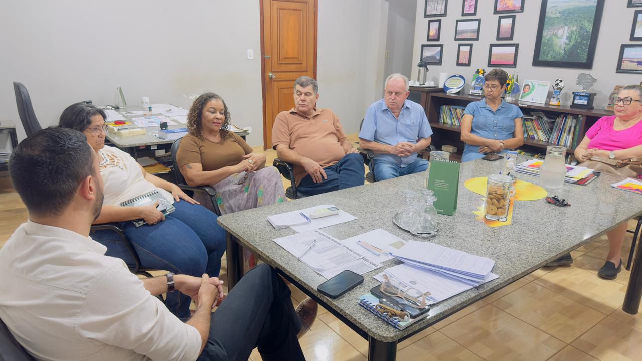 FETEMS e SIMTED de Pedro Gomes debatem valorização da educação com Executivo