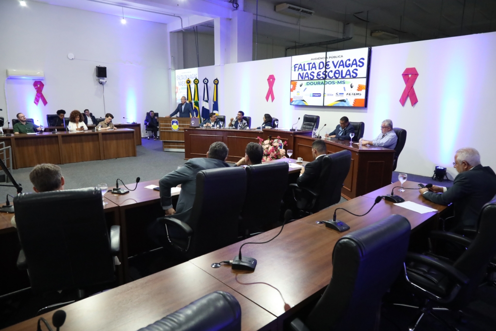 FETEMS participa de audiência pública sobre falta de vagas em Dourados