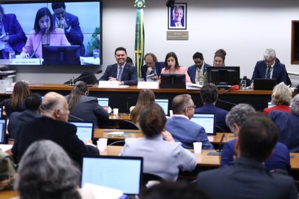 Após aprovação do PNE, FETEMS reforça críticas a recuos e defende a incorporação integral das propostas da CONAE 2024