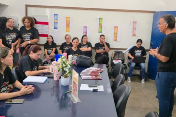No primeiro dia letivo, ACP fortalece o diálogo em defesa da escola pública
