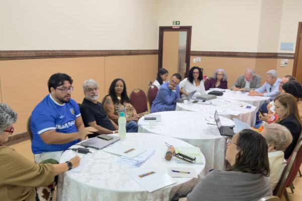 FETEMS integra grupo de estudos para debater implementação do curso superior para trabalhadores administrativos da Educação