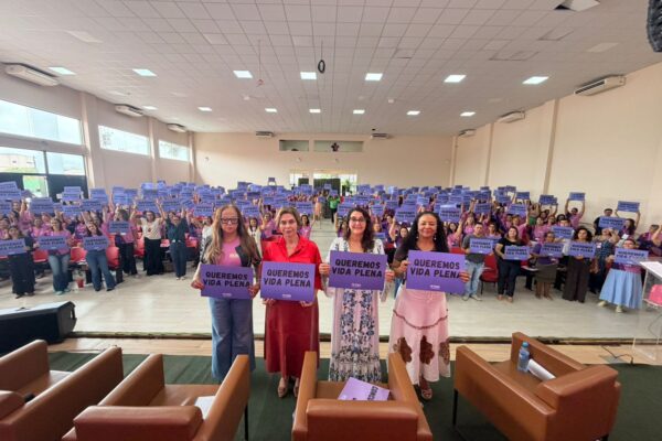 Seminário Estadual das Mulheres Educadoras provoca reflexões e traz homenagens para mulheres que fazem a diferença