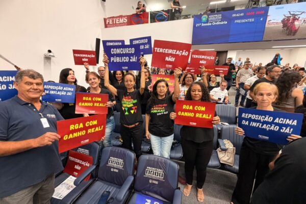 FETEMS e seus 74 sindicatos filiados protestam contra reajuste abaixo da inflação em MS