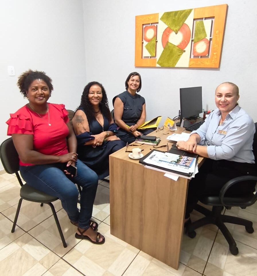 Diálogo em Itaporã avança em eleição de diretores, concurso público e valorização da educação