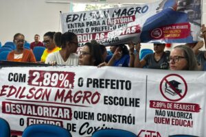 Mobilização em Coxim pressiona Câmara e adia votação de reajuste abaixo do piso