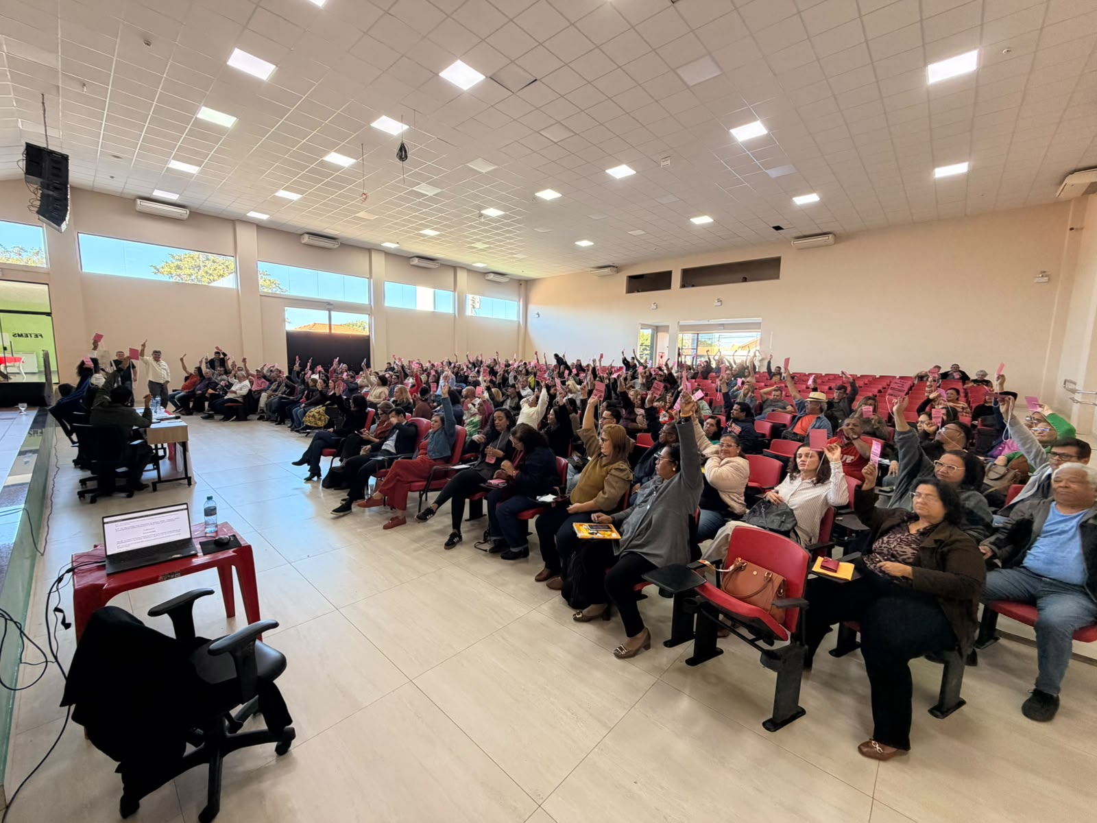 Assembleia Geral Extraordinária da FETEMS reúne Trabalhadores da Educação de todo MS para debater alterações estatutárias, concurso público e congresso