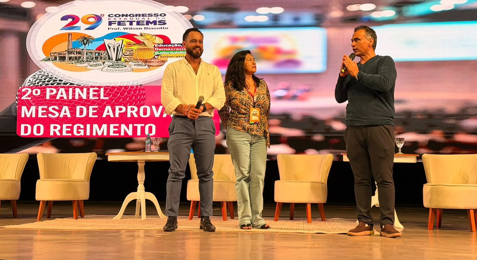 Terceiro dia do 29º Congresso da FETEMS debate valorização, direitos e condições de trabalho dos profissionais da educação