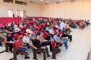 Assembleia Geral da FETEMS aprova prestação de contas por unanimidade e debate pautas da educação