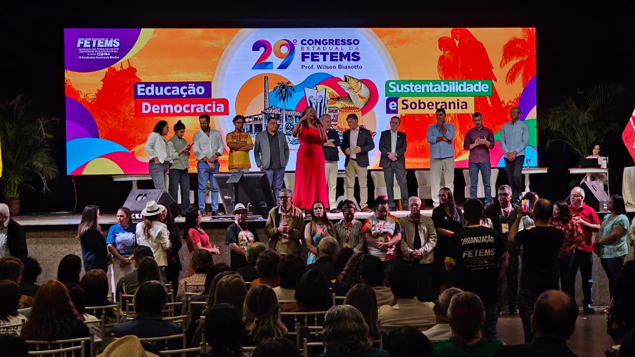 FETEMS abre o 29º Congresso Estadual com homenagem a Wilson Biasotto e debate sobre a construção das lutas da educação