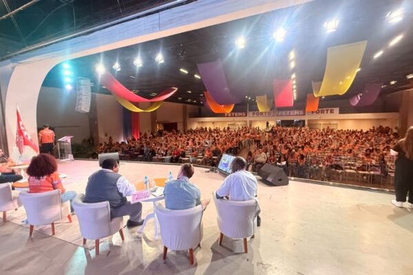 29º Congresso Estadual da FETEMS: painel defende educação inclusiva, respeito à diversidade e igualdade de direitos