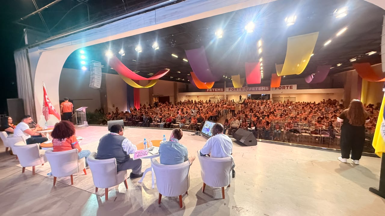 29º Congresso Estadual da FETEMS: painel defende educação inclusiva, respeito à diversidade e igualdade de direitos