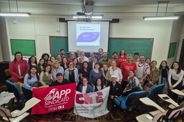 FETEMS participa de seminário internacional sobre direito à educação e políticas públicas na UFPR
