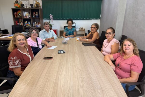 FETEMS e SIMTEJ debatem negociação salarial para a educação de Jardim