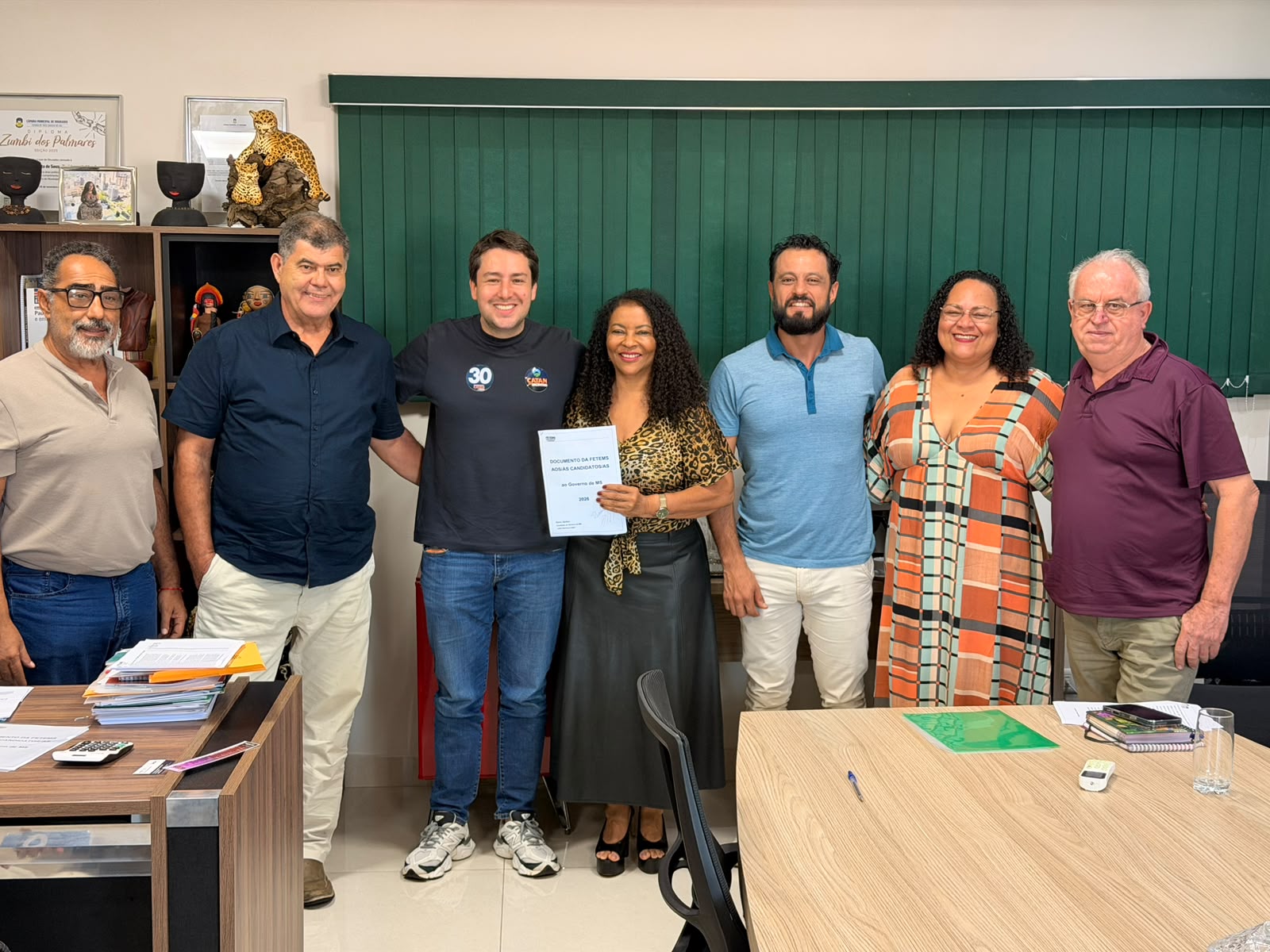  João Henrique Catan assina carta de compromisso apresentada pela FETEMS aos candidatos ao Governo de MS