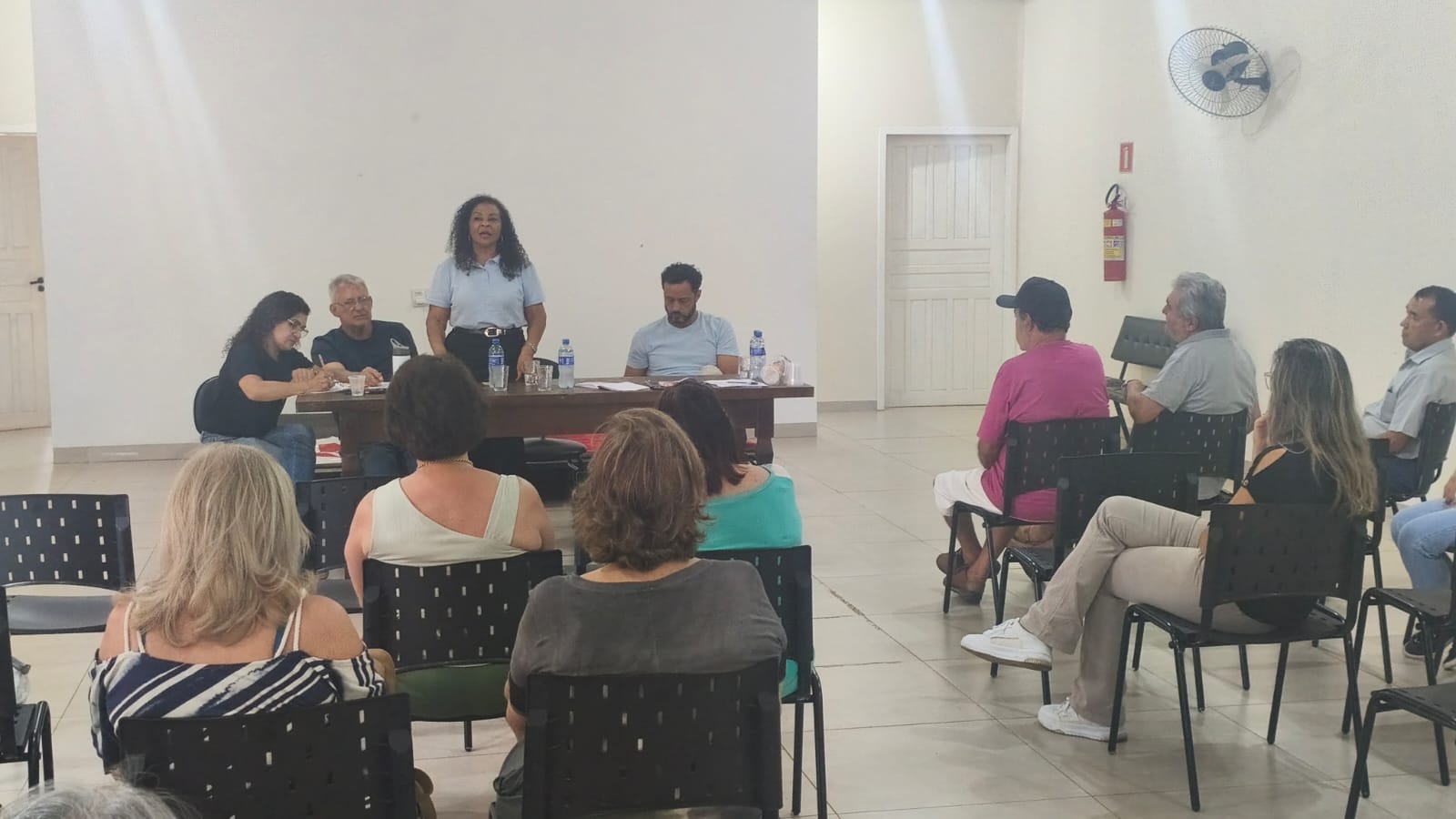 FETEMS dialoga com trabalhadores em educação de Nova Andradina sobre previdência, concurso público e valorização profissional